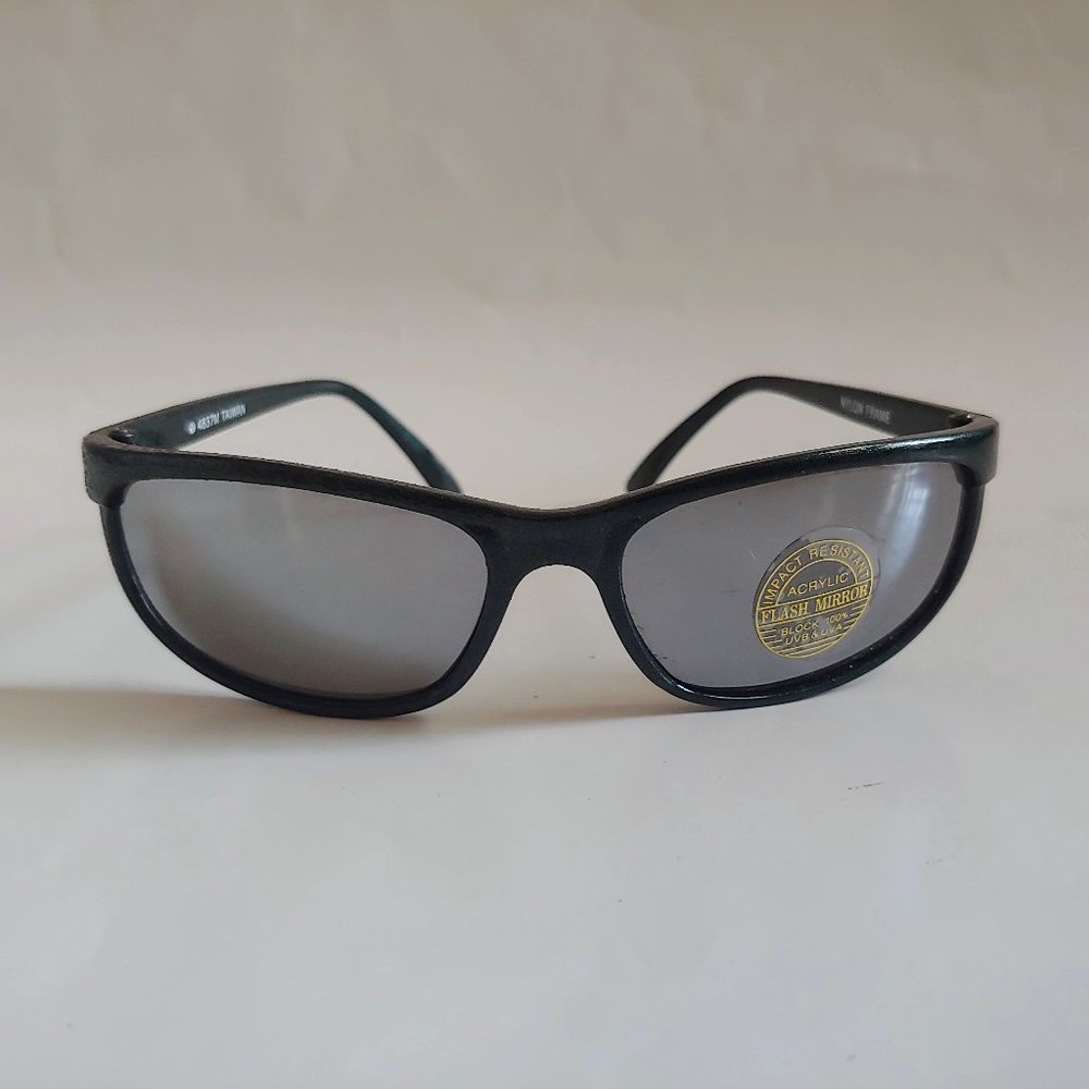 NWT TruVintage 90's Kids Nylon 8 Base Wrap around Smoke Mirrored Sunglasses